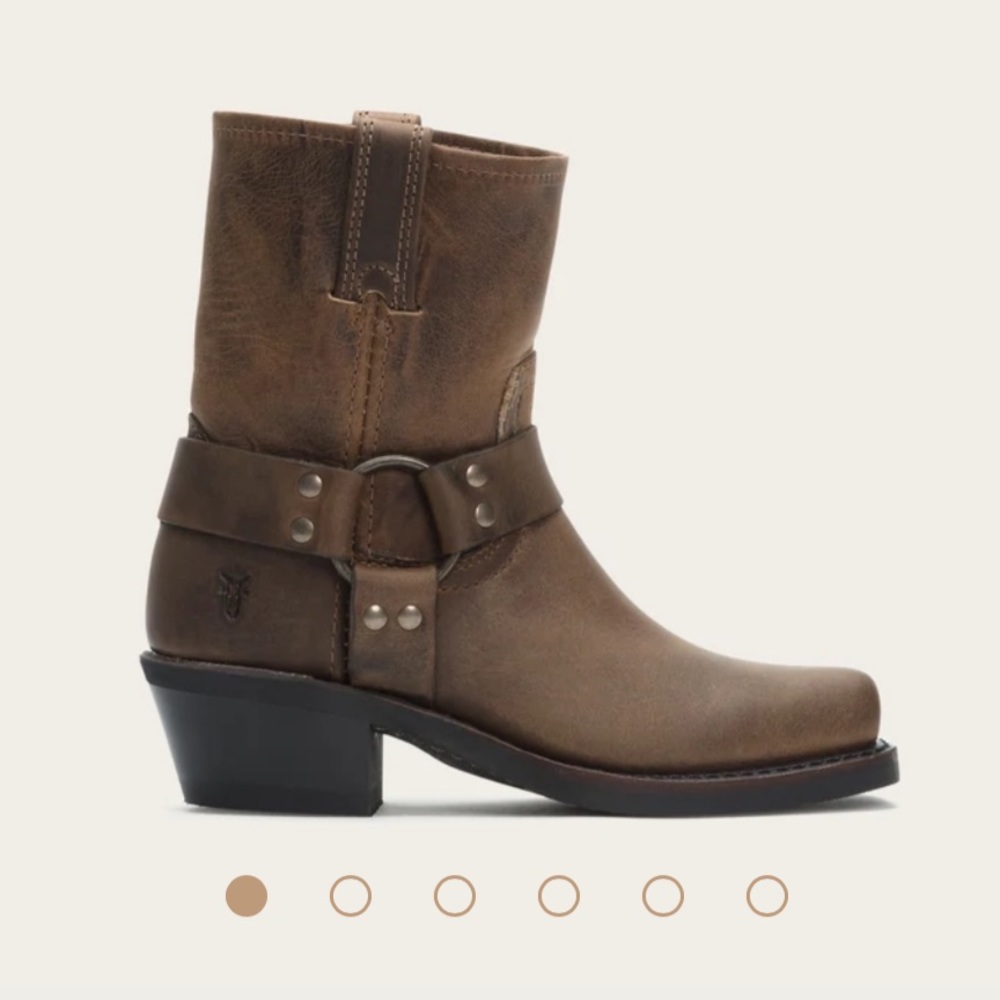 Frye WOMEN Harness 8R Boots